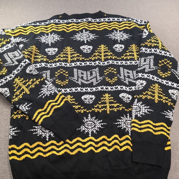 JAUL Black NWT Black White Yellow Long Sleeve Pullover Sweater Size Large Skull - Picture 10 of 10